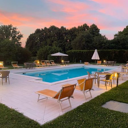 Hotel Le Ville Modena Zewnętrze zdjęcie