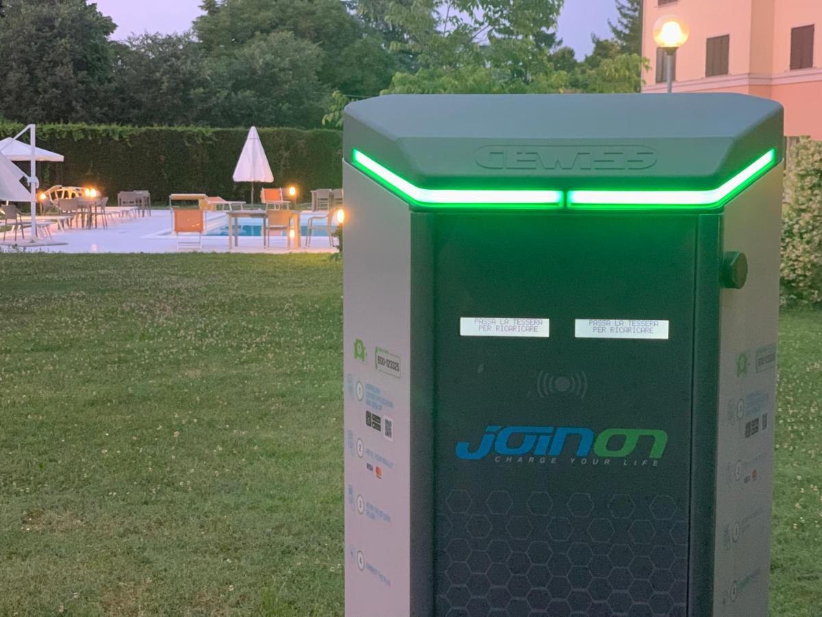 Hotel Le Ville Modena Zewnętrze zdjęcie