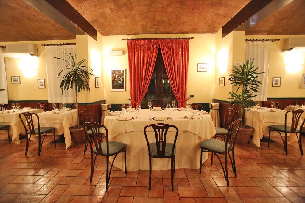 Hotel Le Ville Modena Zewnętrze zdjęcie