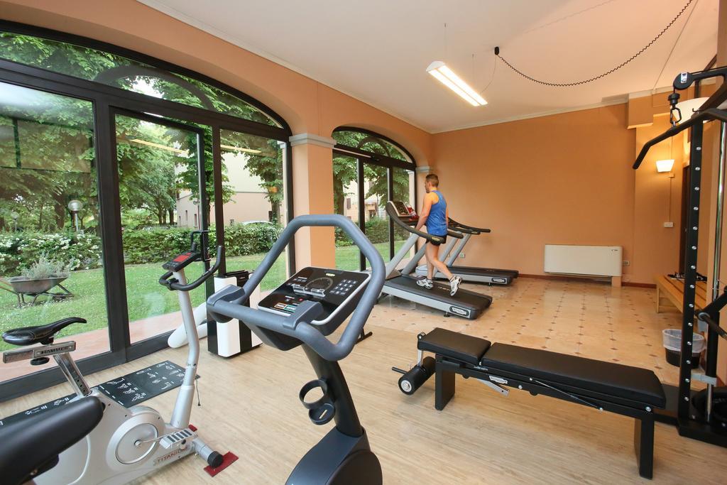 Hotel Le Ville Modena Zewnętrze zdjęcie