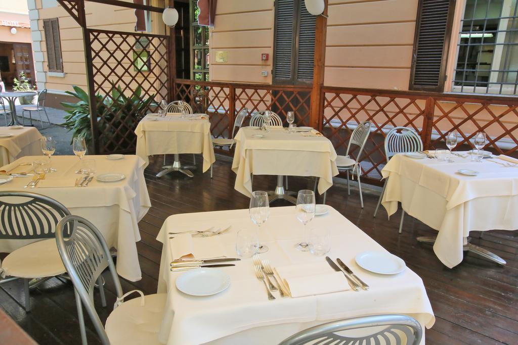 Hotel Le Ville Modena Zewnętrze zdjęcie